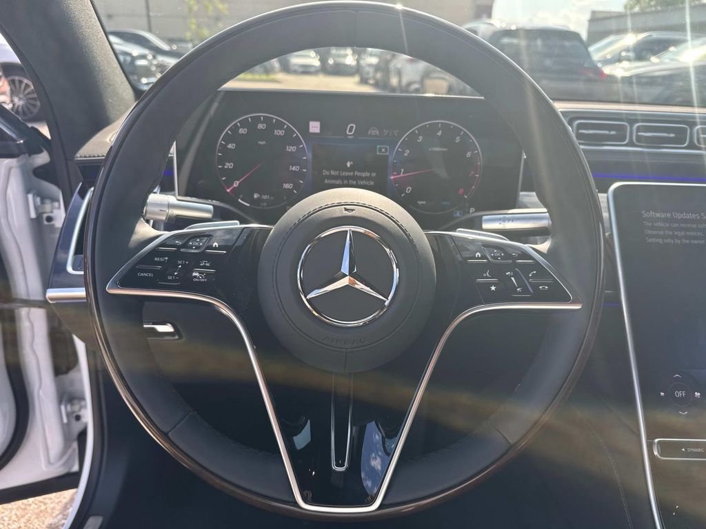 New 2026 MANUFAKTUR Moonlight White Metallic Mercedes-Benz S 580 image 10