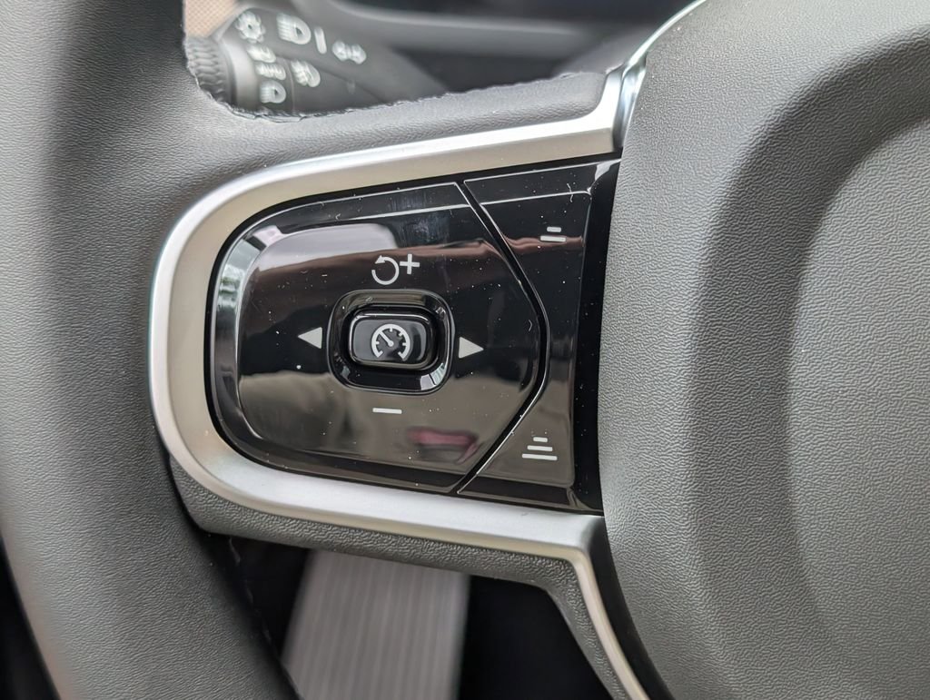 2026 Volvo XC90 Plus - Photo 19