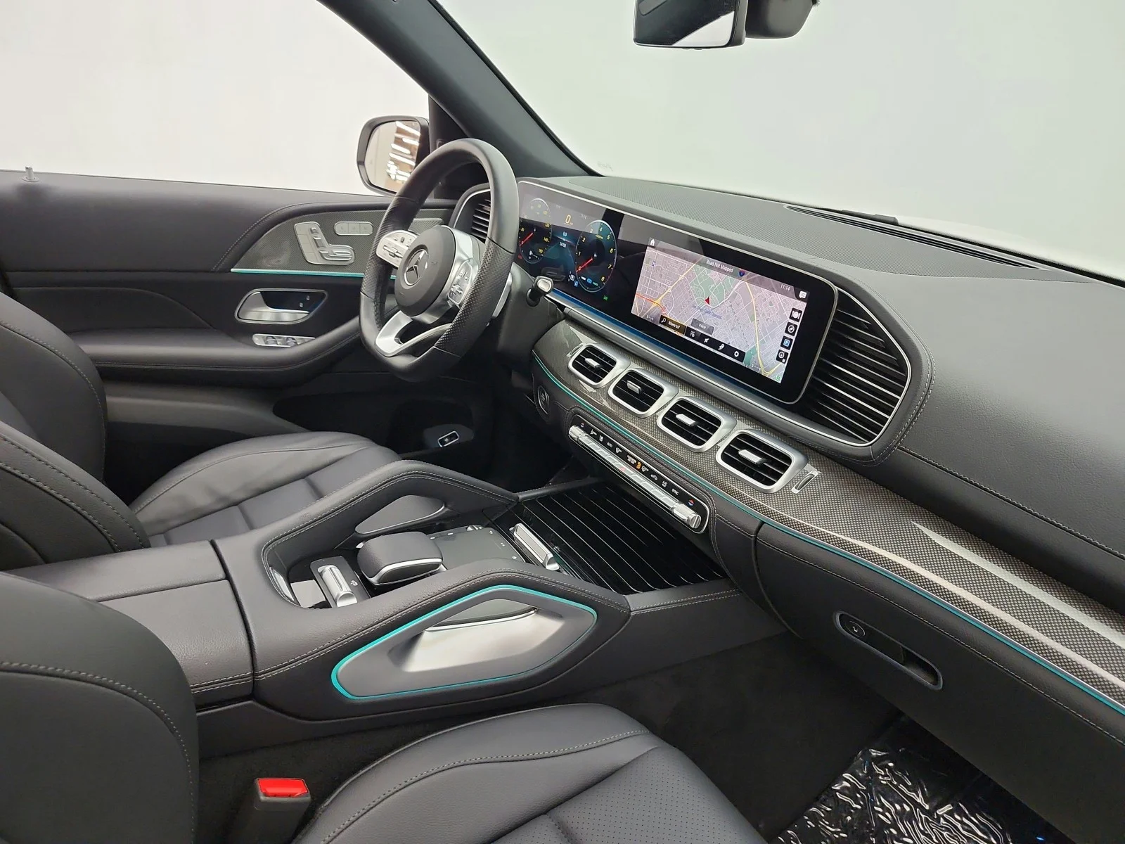 Used 2023 MANUFAKTUR Diamond White Metallic Mercedes-Benz GLS 450 4MATIC® SUV image 26