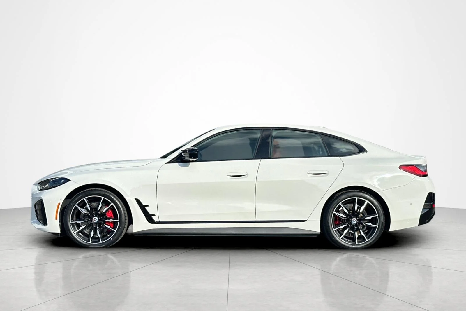 Certified Used 2023 Alpine White BMW M50 image 2