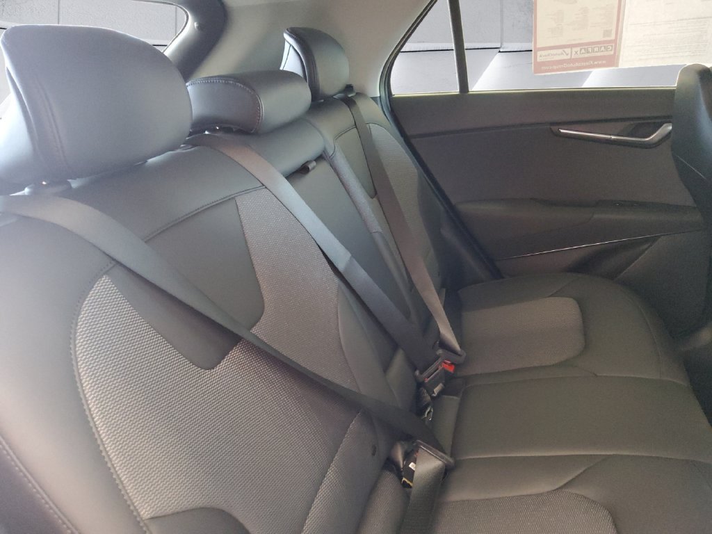 Certified Used 2025 Blue Kia Wind image 16