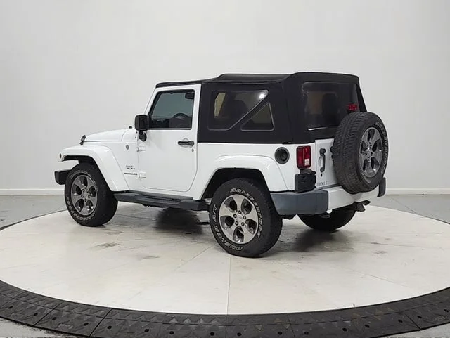 Used 2016 White Jeep Sahara image 5