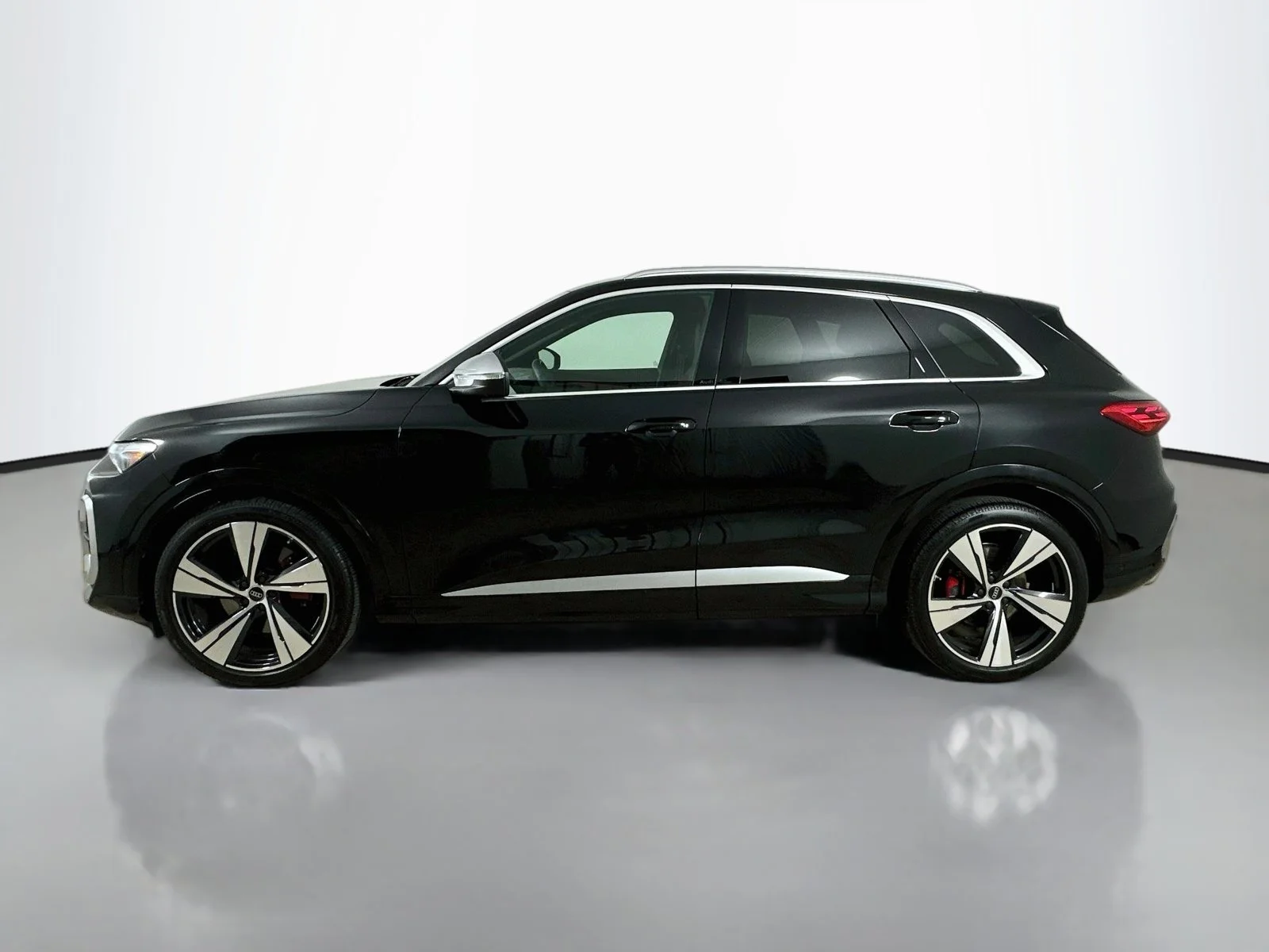 Used 2025 Black Audi  image 8