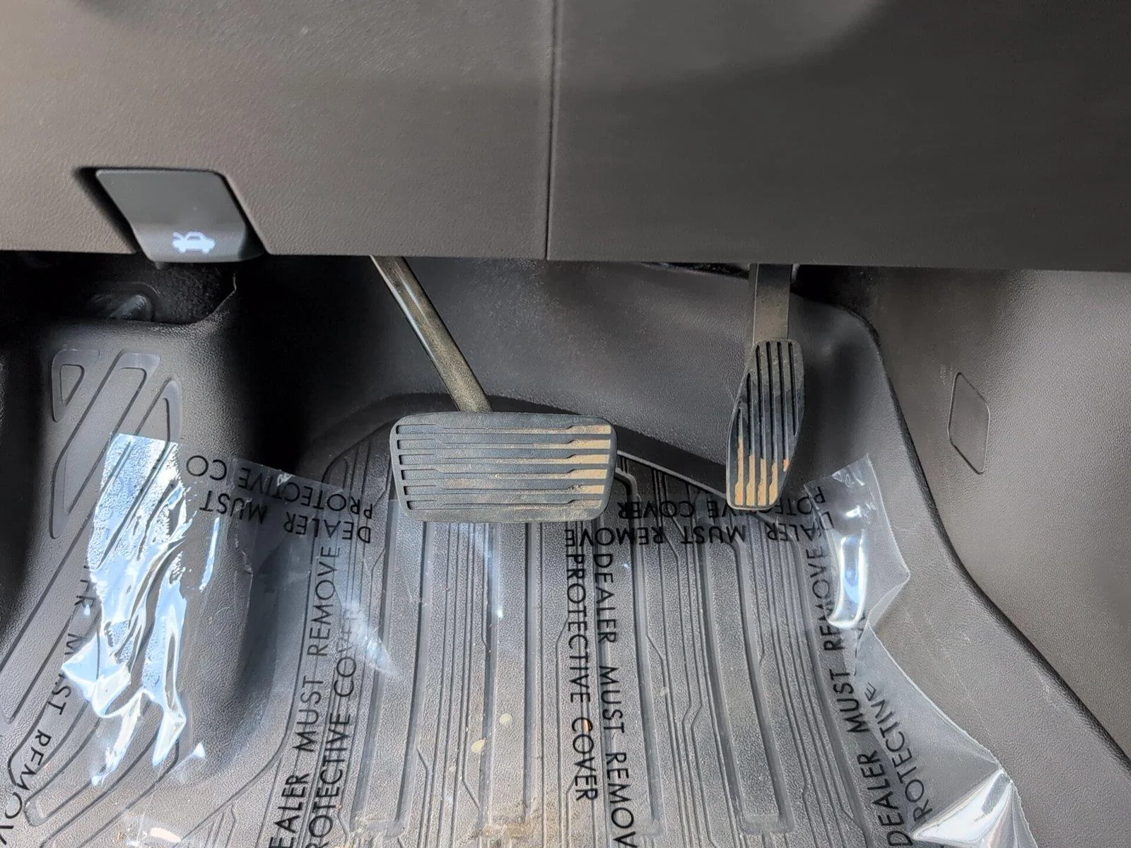 Used 2025 Sterling Metallic GMC Denali image 29