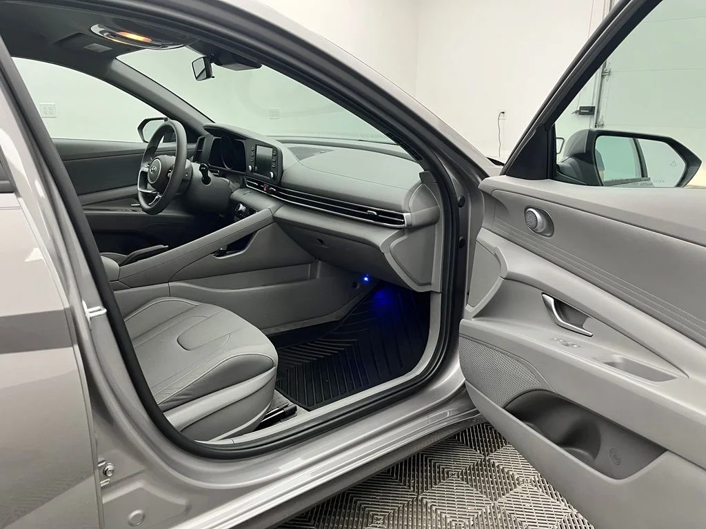 Used 2023 Silver Hyundai SEL image 30