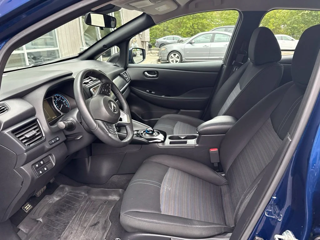 Used 2022 Deep Blue Pearl Nissan SV image 15