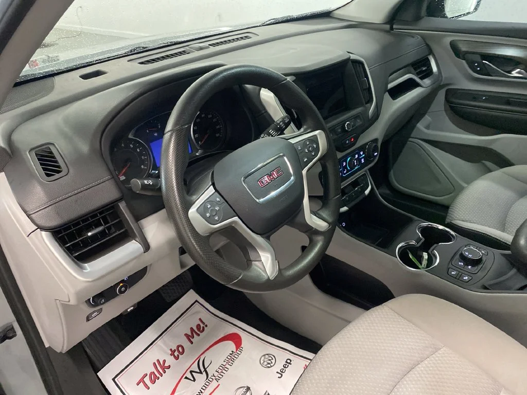 Used 2024 Sterling Metallic GMC SLE image 14