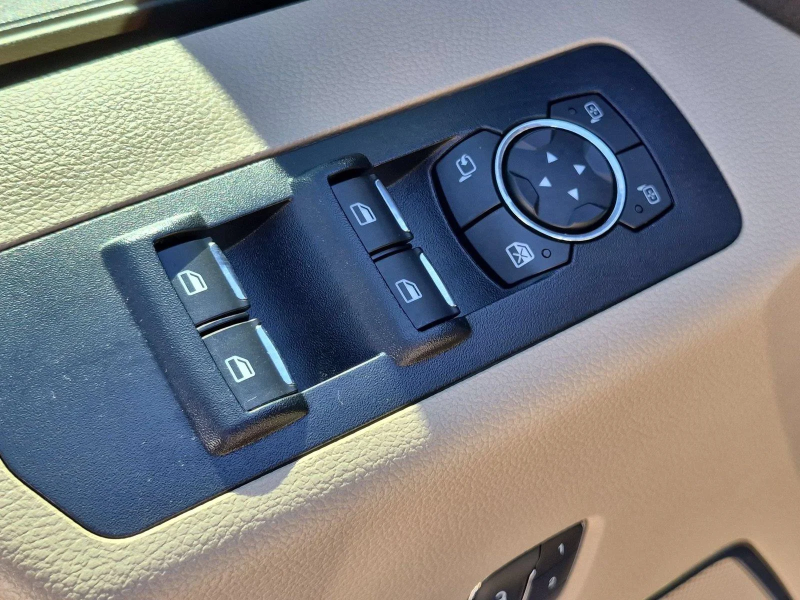 Used 2018 Blue Jeans Metallic Ford LARIAT image 15