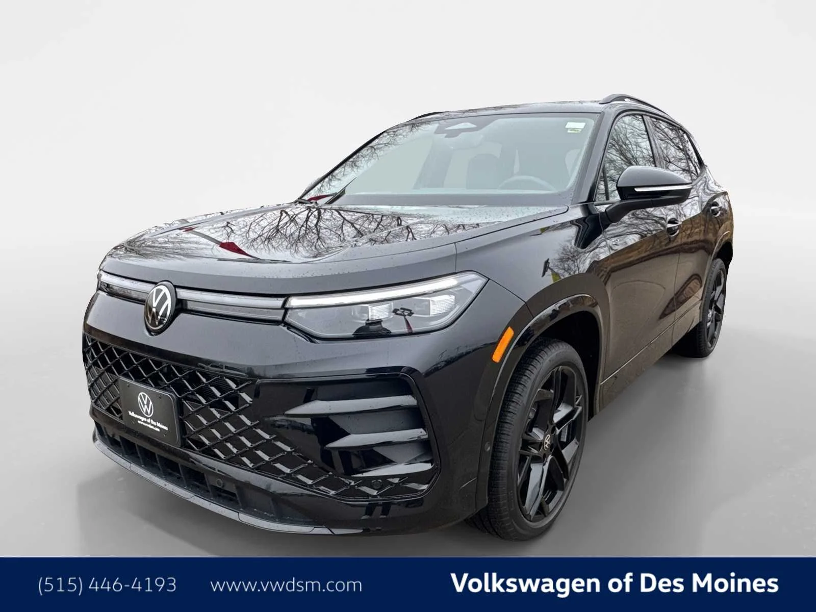 2026 Volkswagen Tiguan 2.0T SE R-Line Black 4Motion's photo