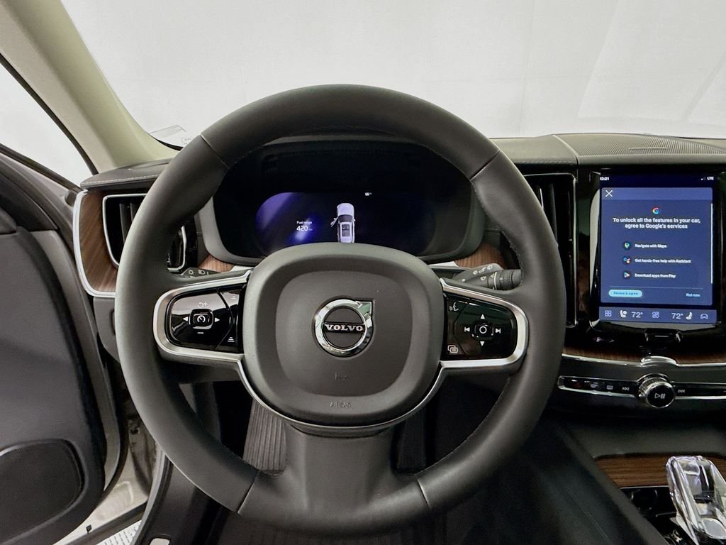 Used 2023 Silver Volvo B5 Ultimate Bright Theme image 12