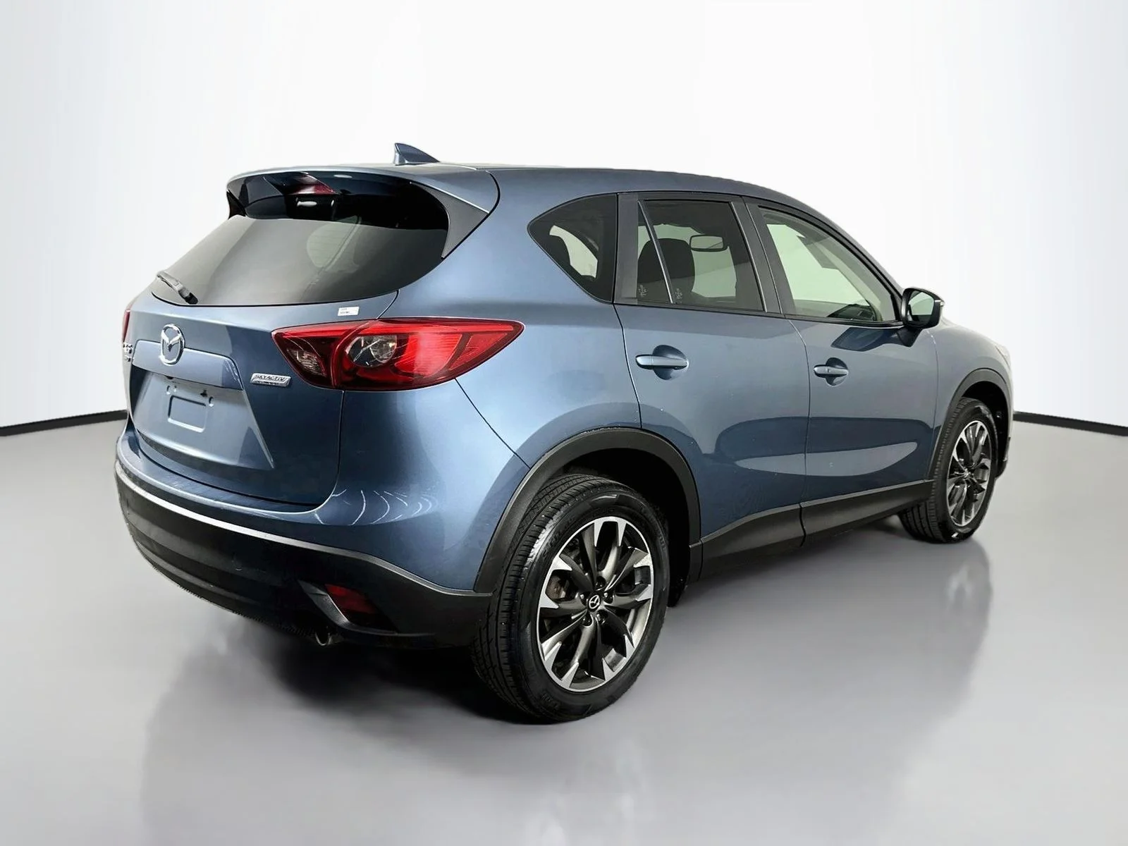 Used 2016 Blue Reflex Mica Mazda Grand Touring image 7