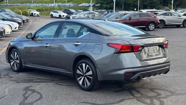 Used 2022 Gun Metallic Nissan 2.5 SL image 4