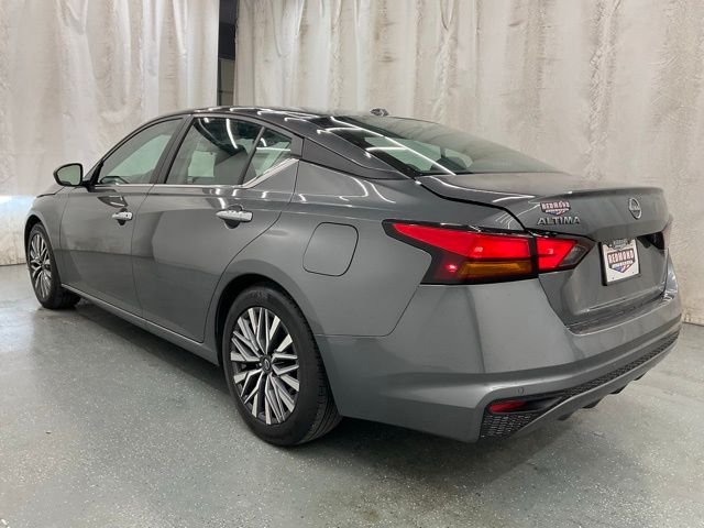 Used 2025 Gray Nissan 2.5 SV image 5