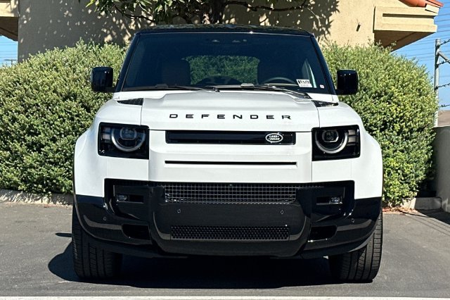 New 2026 Fuji White Land Rover X-Dynamic SE image 8
