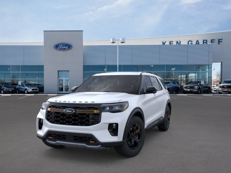 New 2026 Star White Metallic Tri-Coat Ford Tremor image 2