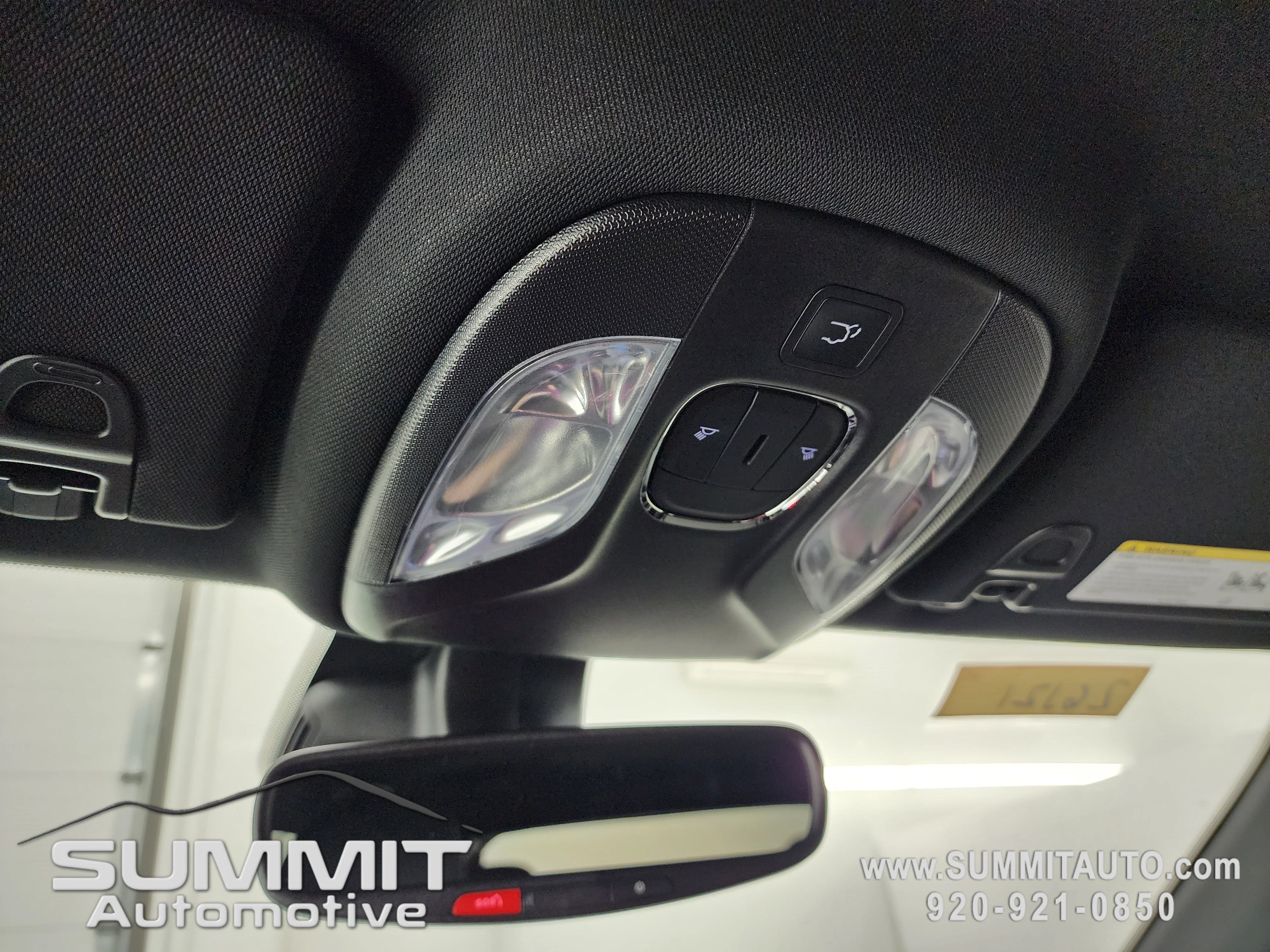New 2026 Diamond Black Crystal Pearlcoat Jeep Latitude image 11