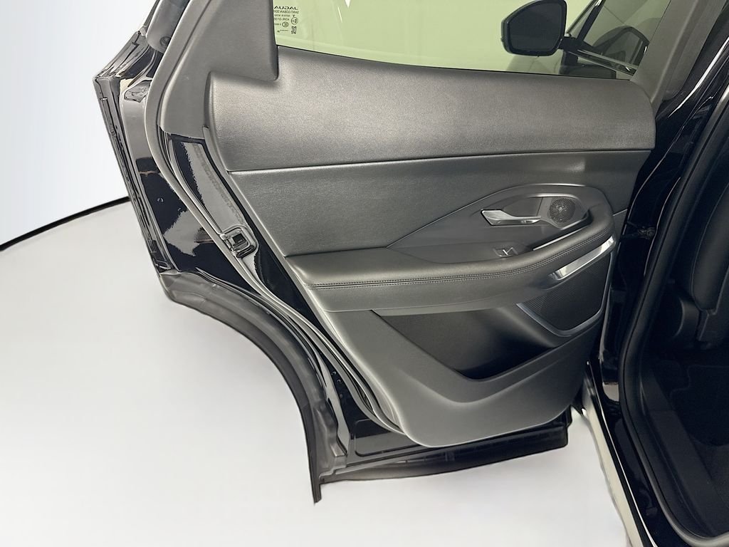 Used 2020  Jaguar SE image 26