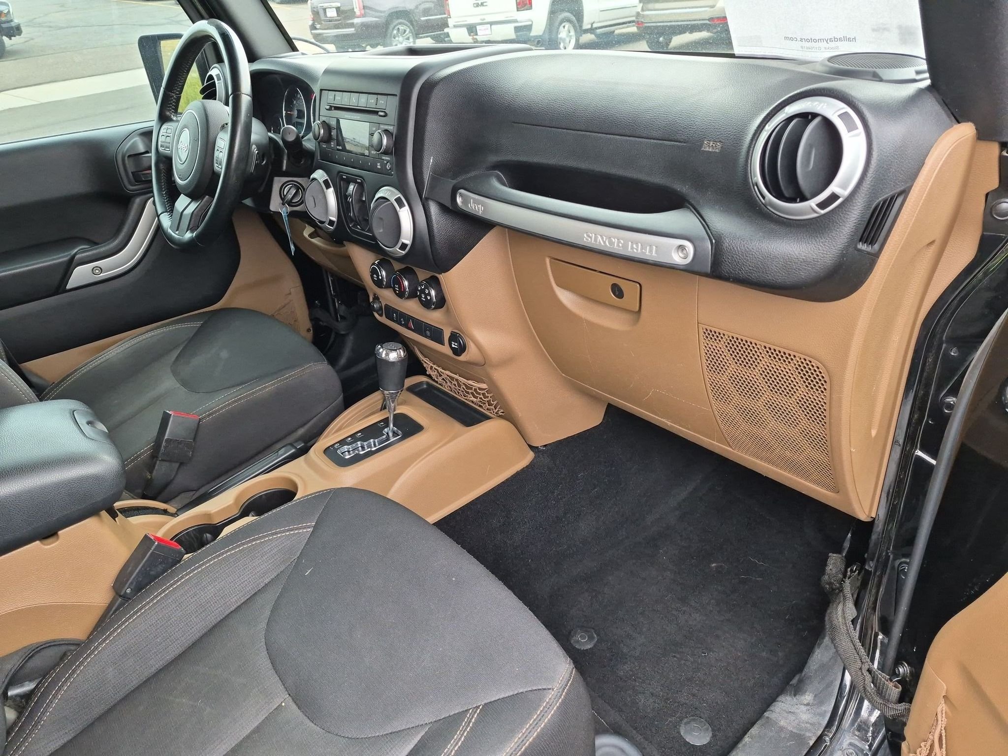 Used 2015 Black Clearcoat Jeep Sahara image 20
