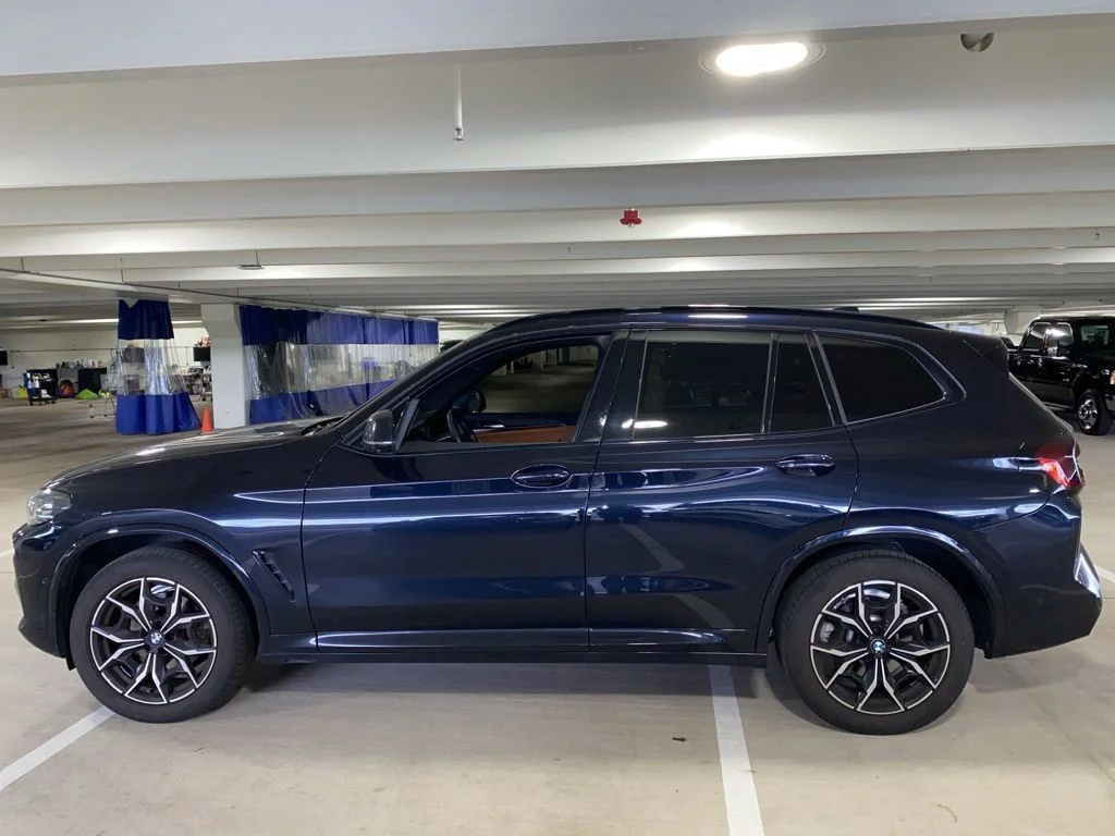 Used 2024 Carbon Black Metallic BMW xDrive30i image 2