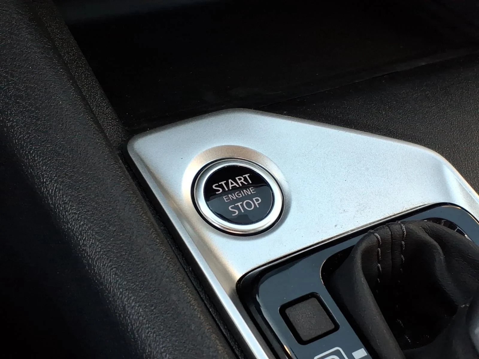 Used 2025 Brilliant Silver Metallic Nissan SV image 5
