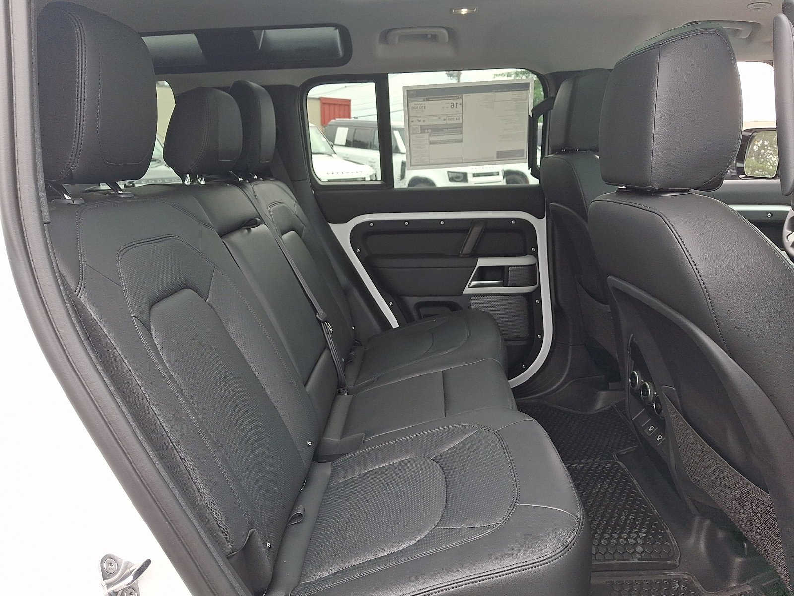 Used 2024 Fuji White - 1AA Land Rover SE image 21