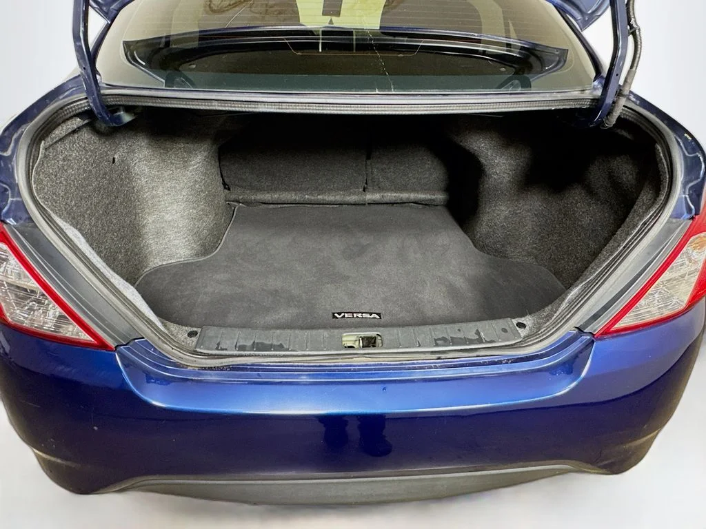 Used 2018 Blue Nissan 1.6 SV image 27
