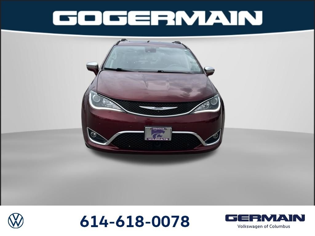 Used 2018 Velvet Chrysler Limited image 14