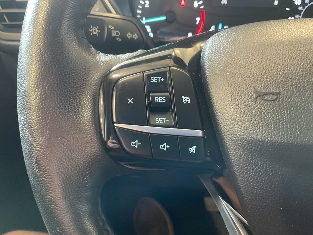 Used 2021 Blue Ford SE image 19