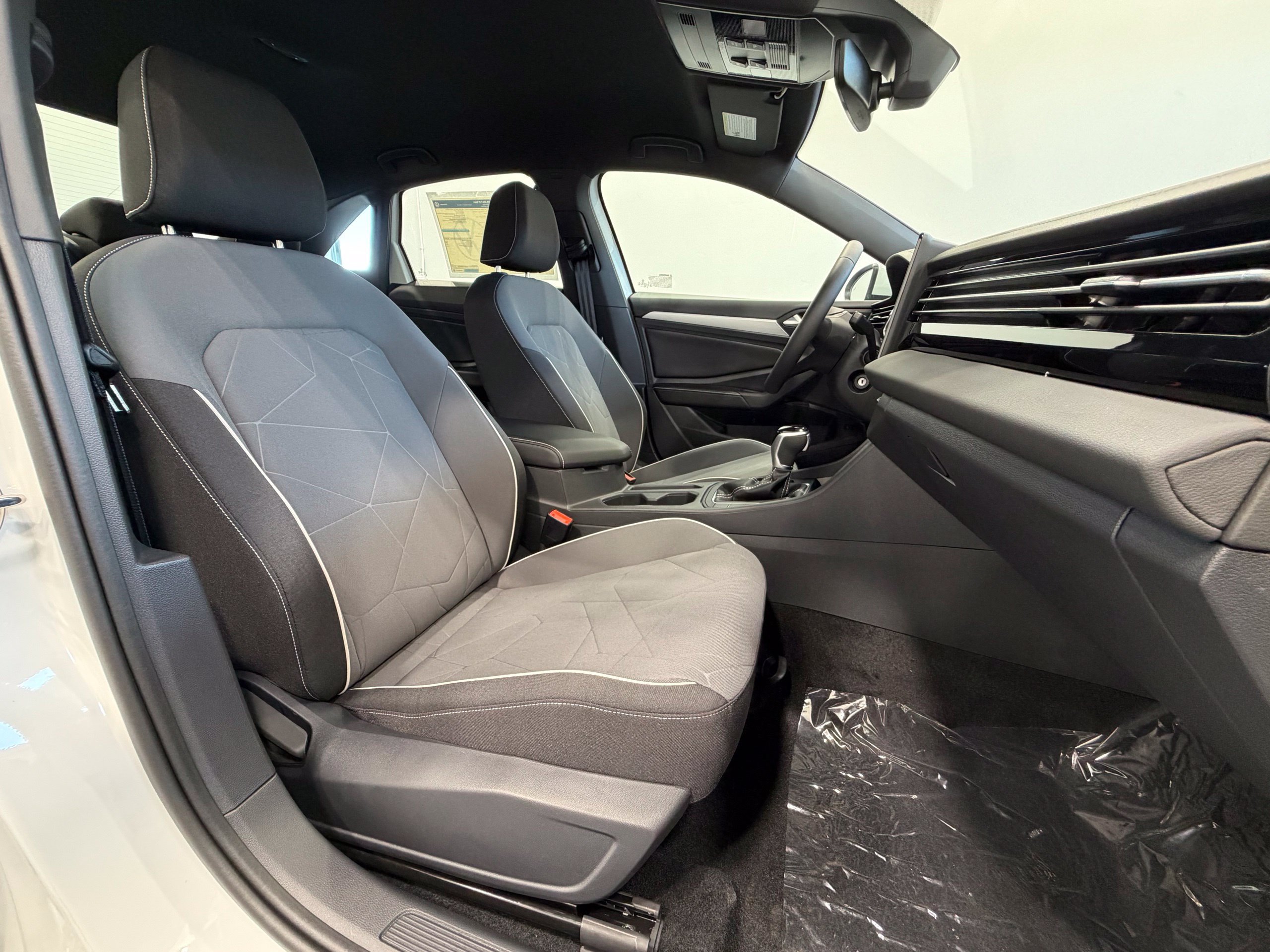 2026 Volkswagen Jetta Sport - Photo 29