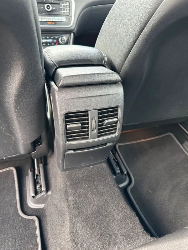 Used 2019 Black Mercedes-Benz 4MATIC® image 23
