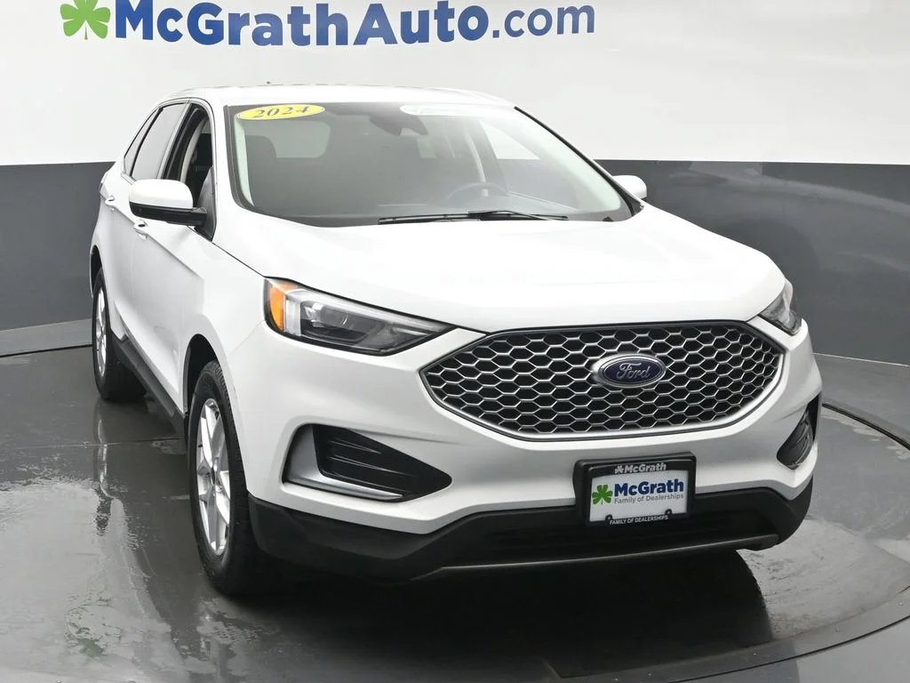 Used 2024 White Ford SEL image 5