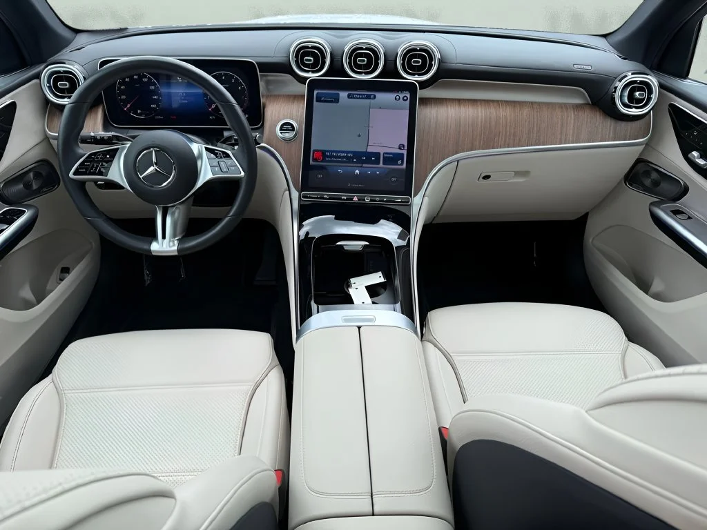 Used 2023 White Mercedes-Benz GLC 300 image 16