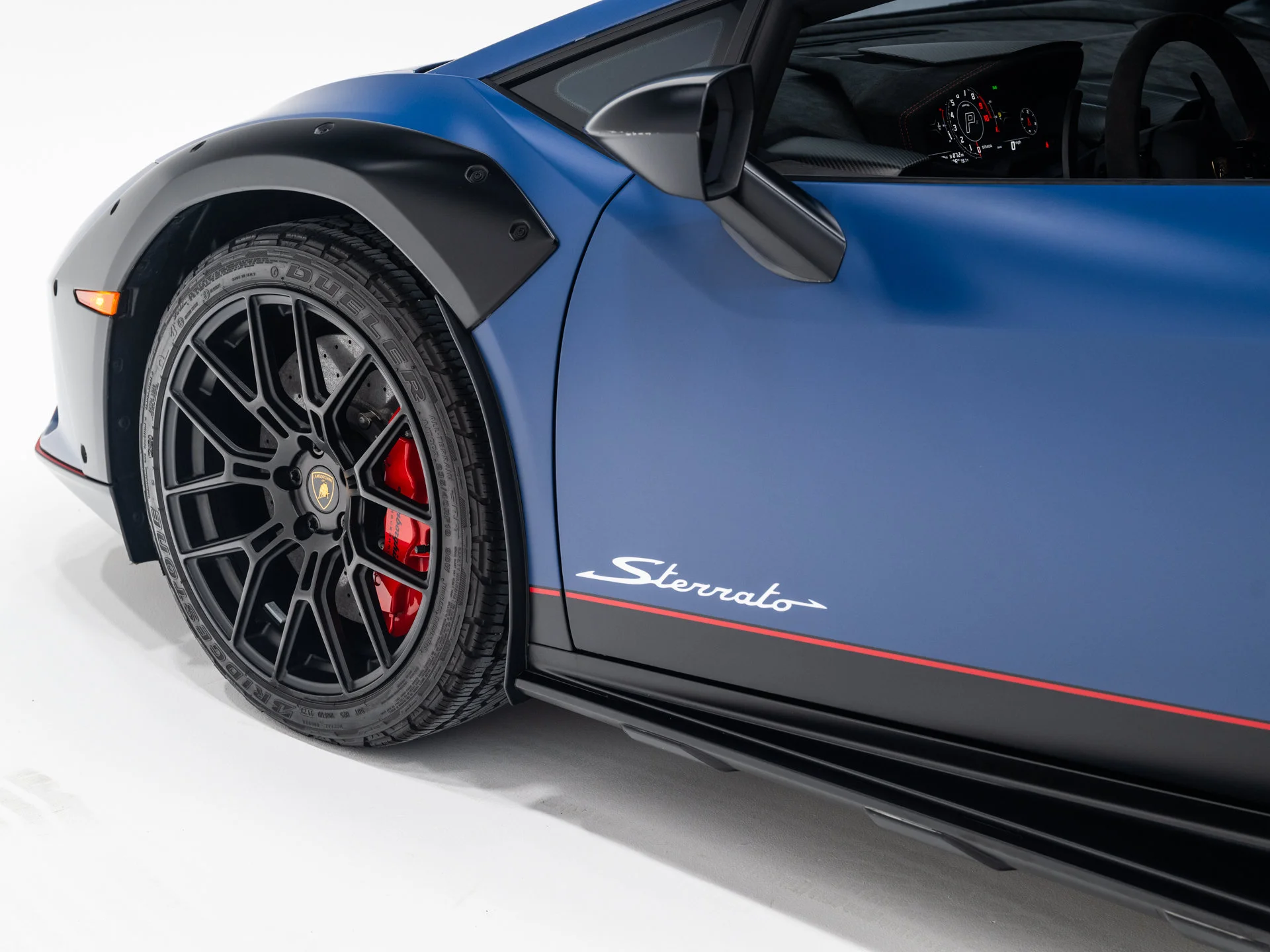 Used 2023 Blu Grifo Matte Lamborghini  image 27