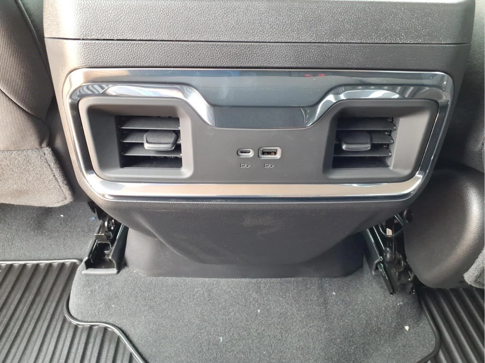 New 2026 Summit White GMC Elevation image 10