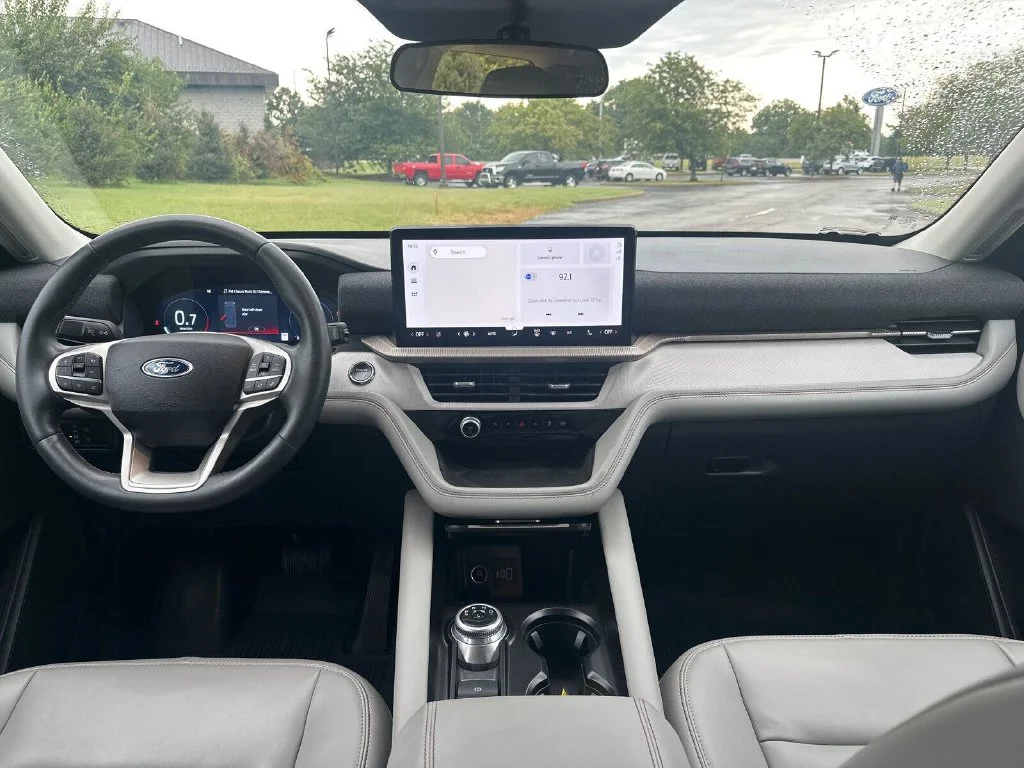Used 2025 Gray Ford Active image 2