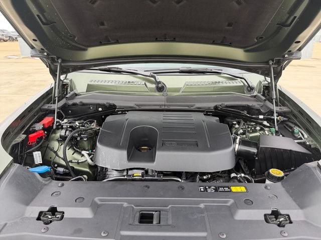 Certified Used 2026 Green Land Rover X-Dynamic SE image 19