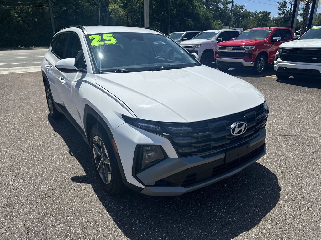 Used 2025 White Hyundai SEL image 10