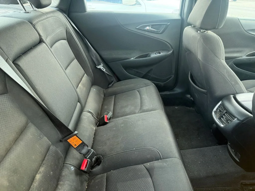 Used 2018 Silver Chevrolet LT image 6