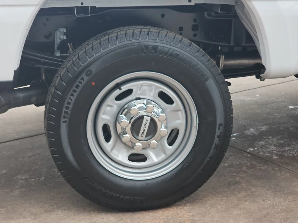 New 2026 Oxford White Ford F-250® XL image 37