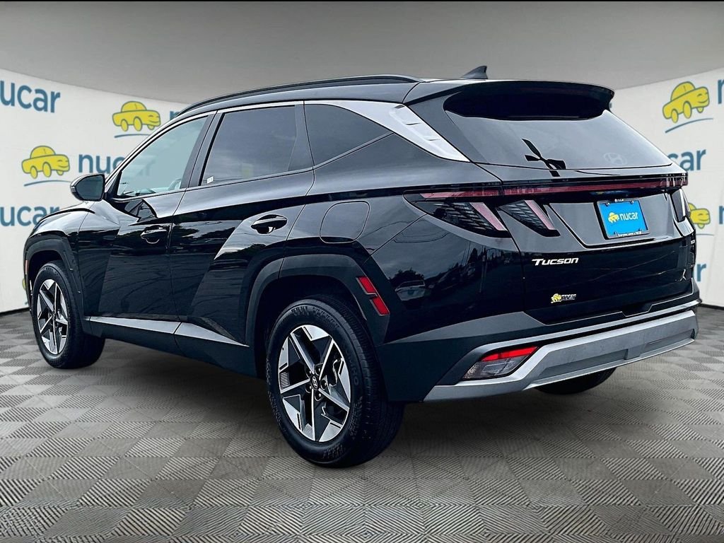 Used 2025 Black Hyundai SEL Convenience image 4