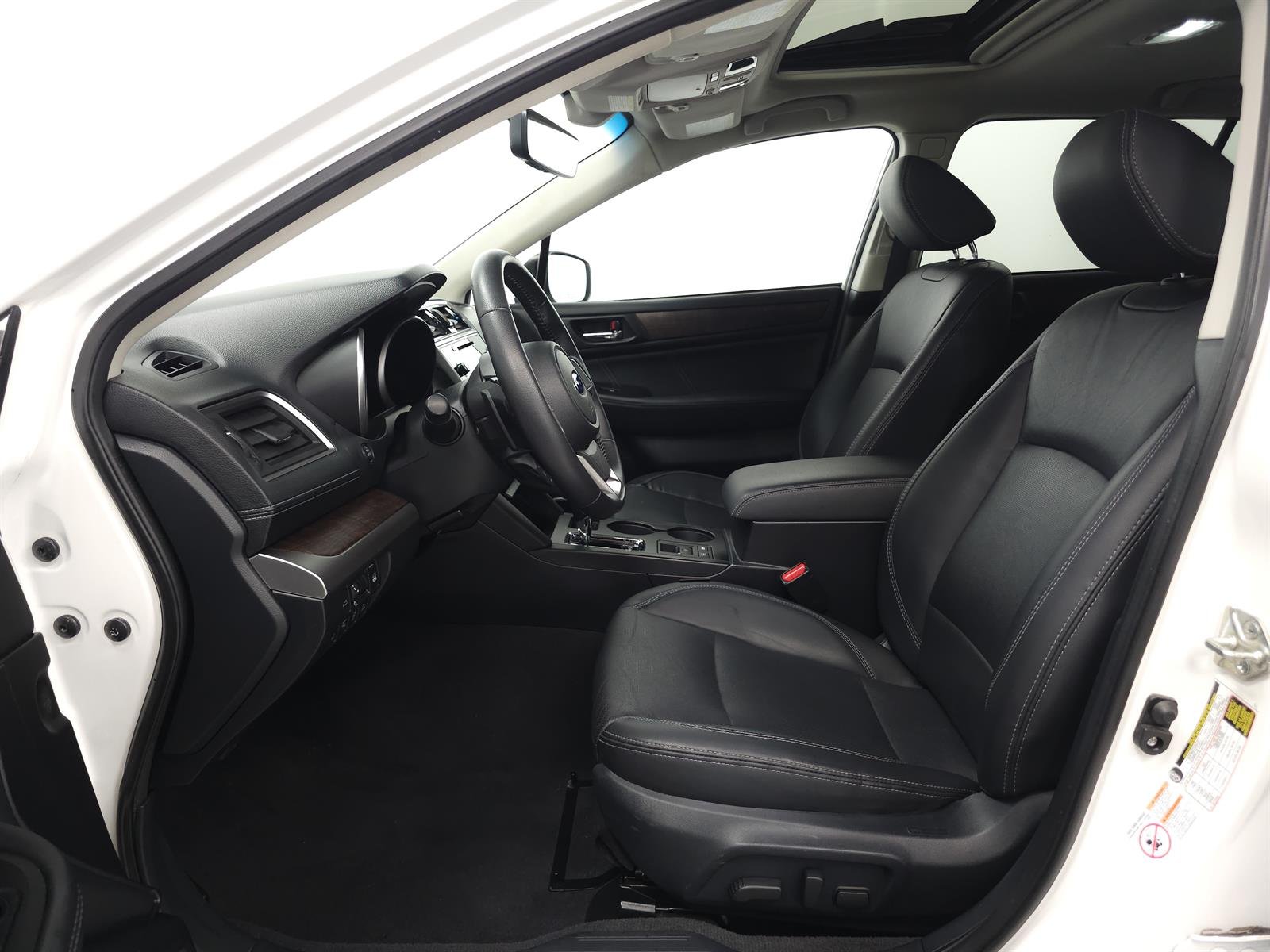 Used 2019 White Subaru 2.5i image 4
