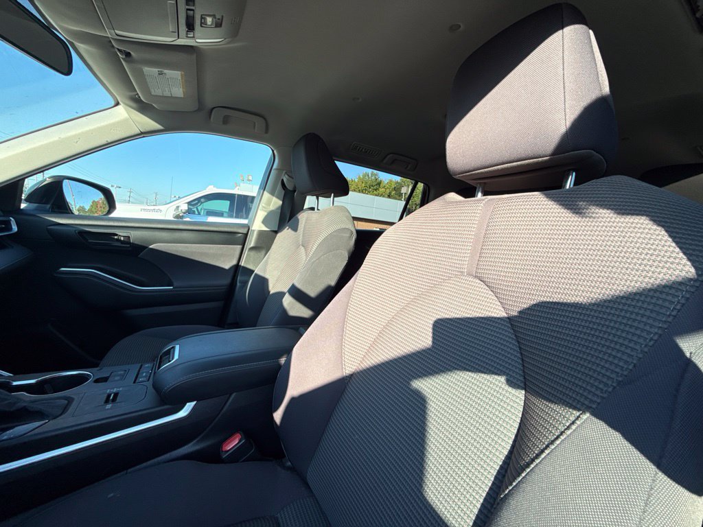 Used 2022 Black Toyota LE image 10