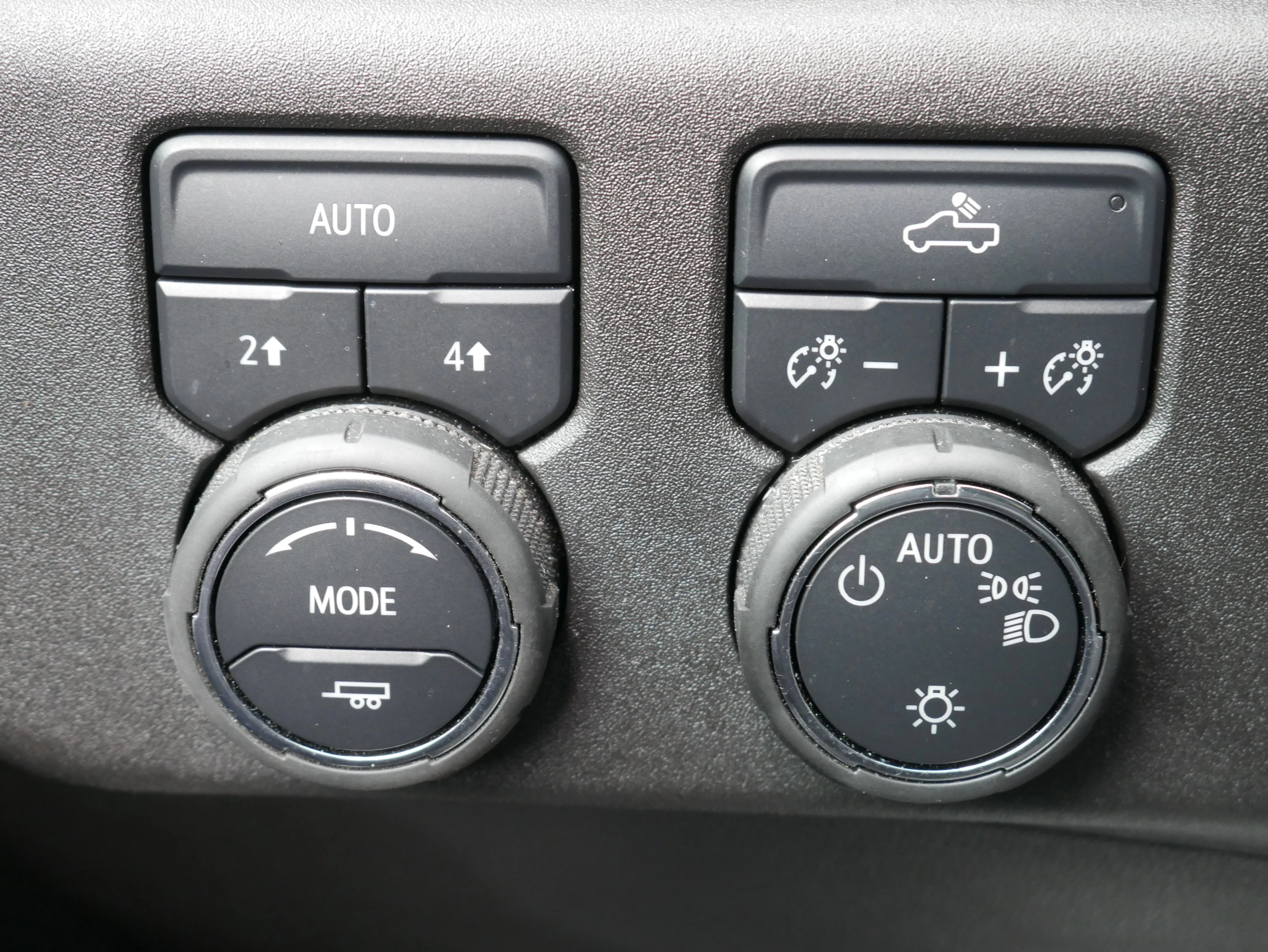 Certified Used 2025 Summit White Chevrolet LT (2FL) image 29