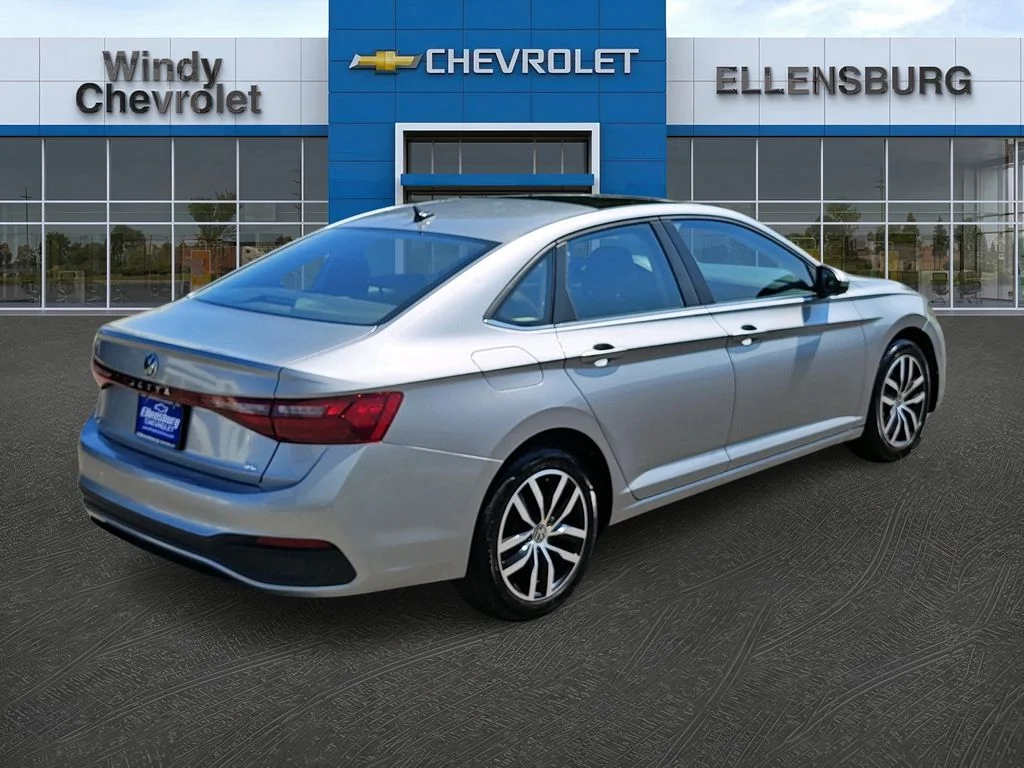 2025 Volkswagen Jetta SE - Photo 7