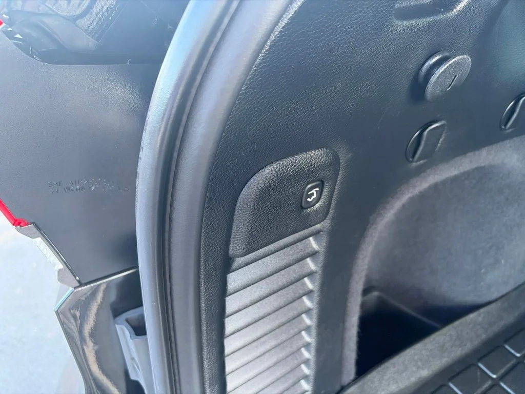 Certified Used 2020 Black Jeep Overland image 18