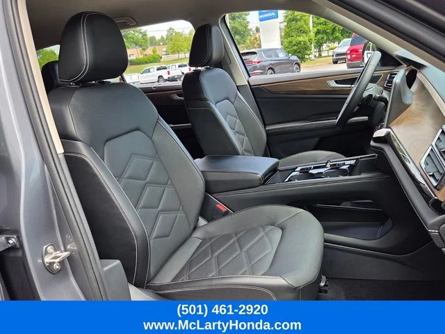 Used 2024 Gray Volkswagen 2.0T SE w/Technology image 18