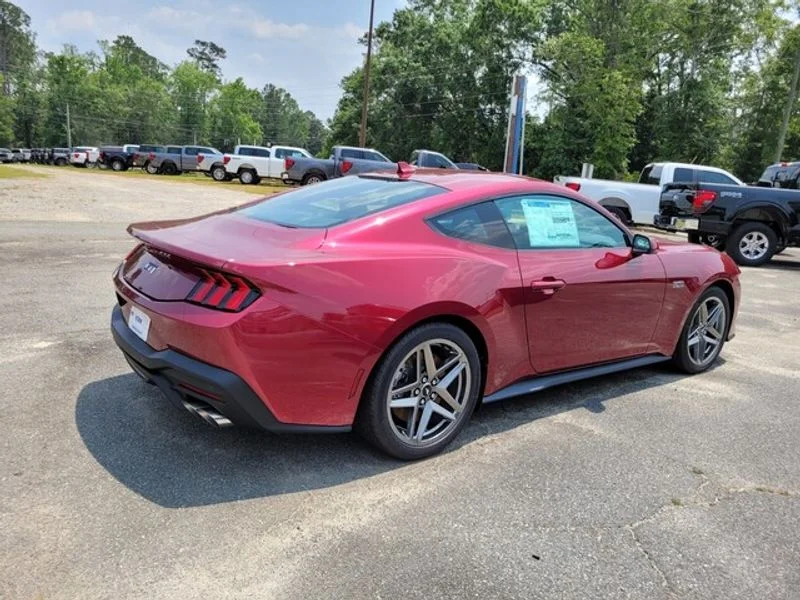 2025 Ford Mustang GT Fastback - Photo 10