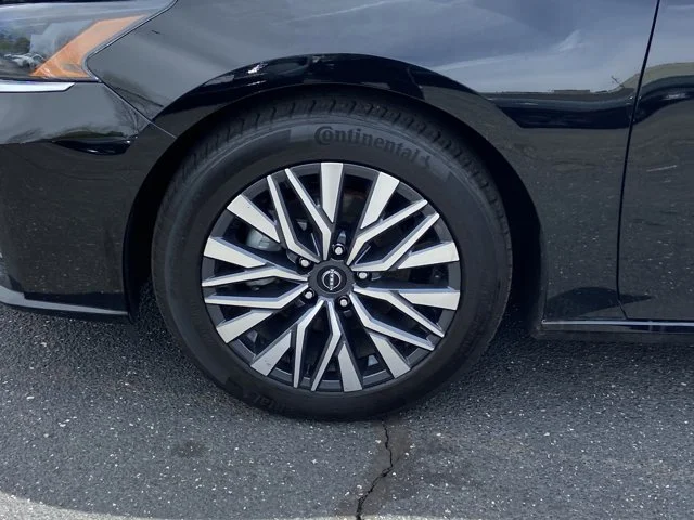 2025 Nissan Altima SV - Photo 11