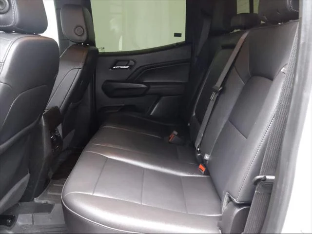 Used 2024 Summit White Chevrolet LT image 9