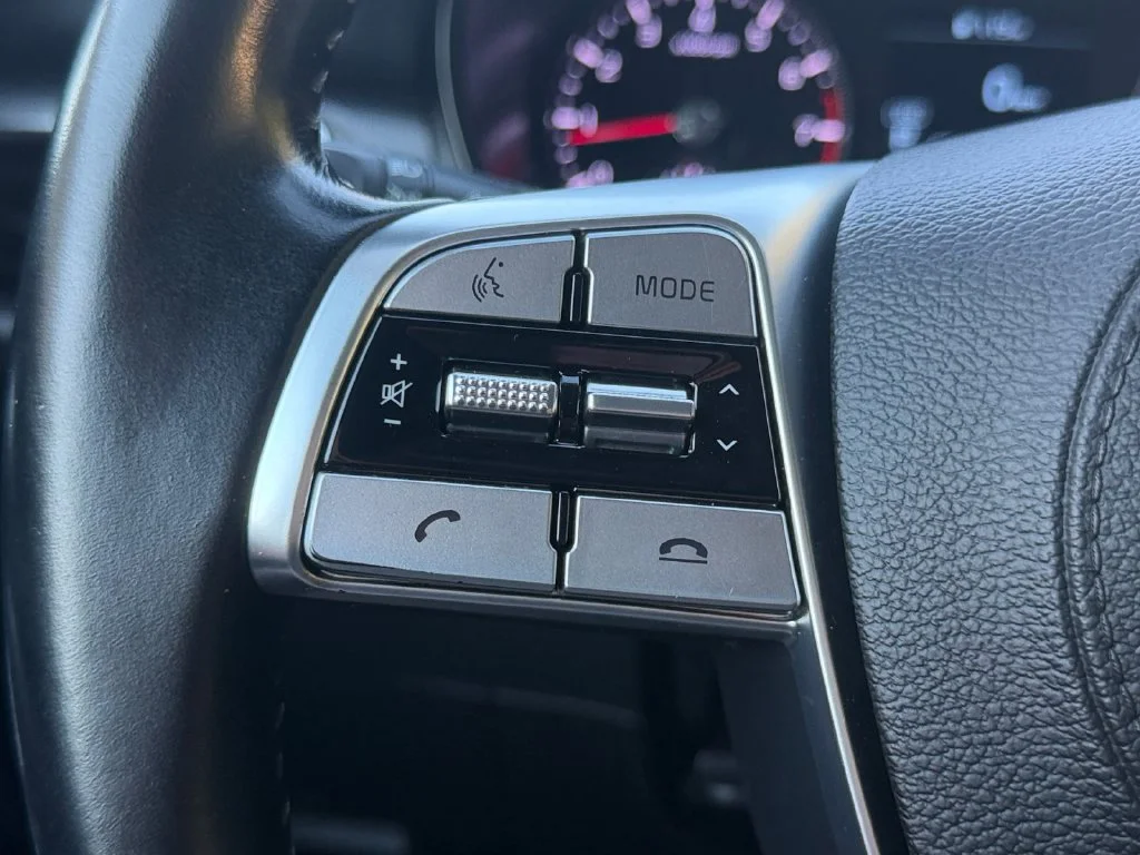 Used 2021 Black Kia S image 31